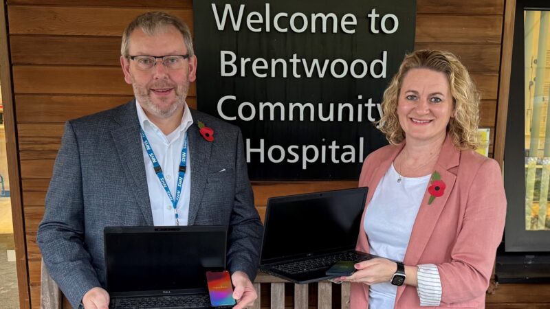 Les Sweetman with Councillor Louise McKinlay